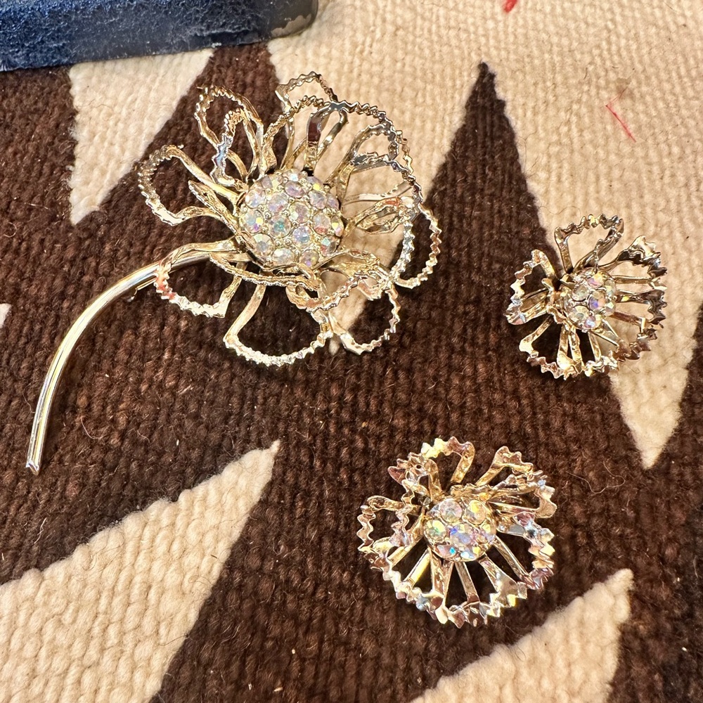 Sarah, Coventry brooch and earrings Elegant Gold Floral Jewelry Set